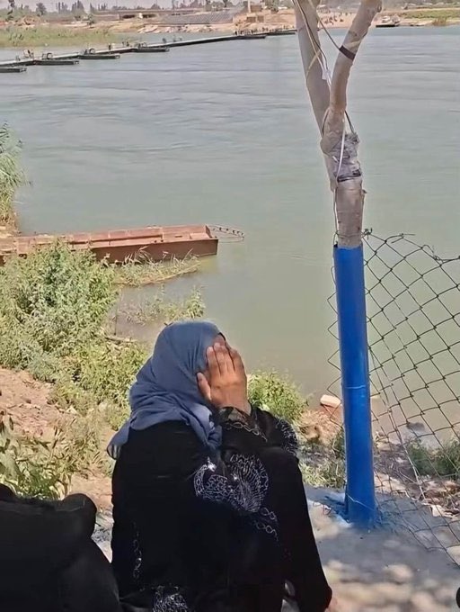Alobeidisa's tweet photo. نسأل الله العلي القدير أن يتغمد الضحايا بواسع رحمته، وأن يتقبلهم عنده من الشهداء، وأن يربط على قلوب أمهاتهم وآبائهم وذويهم ويلهمهم الصبر كما نبتهل إليه سبحانه أن يلطف بالمفقودين وأن يكتب السلامة والنجاة لمن لا يزال البحث جارياً عنهم،وأن يمنّ بالشفاء العاجل على المصابين

#ديرالزور https://t.co/h0DszyGDNO