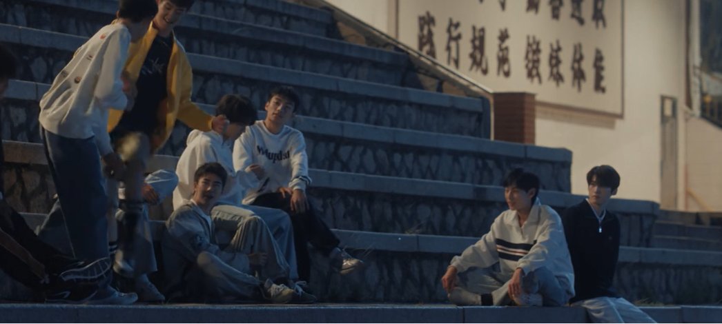 lovelyjkks's tweet photo. the unofficial couple of the team THEM IN THEIR LITTLE CORNER 🤏😭 #roadtosuccess https://t.co/YNBVqTafZt