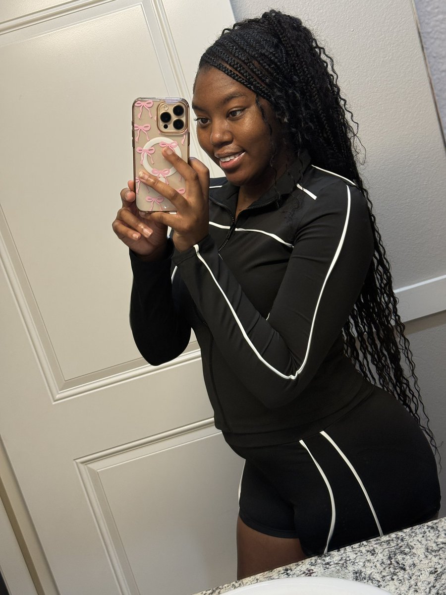 IAMMYALANI's tweet photo. a lil photo dump 🖤🫦 https://t.co/CwAsmBg4GQ