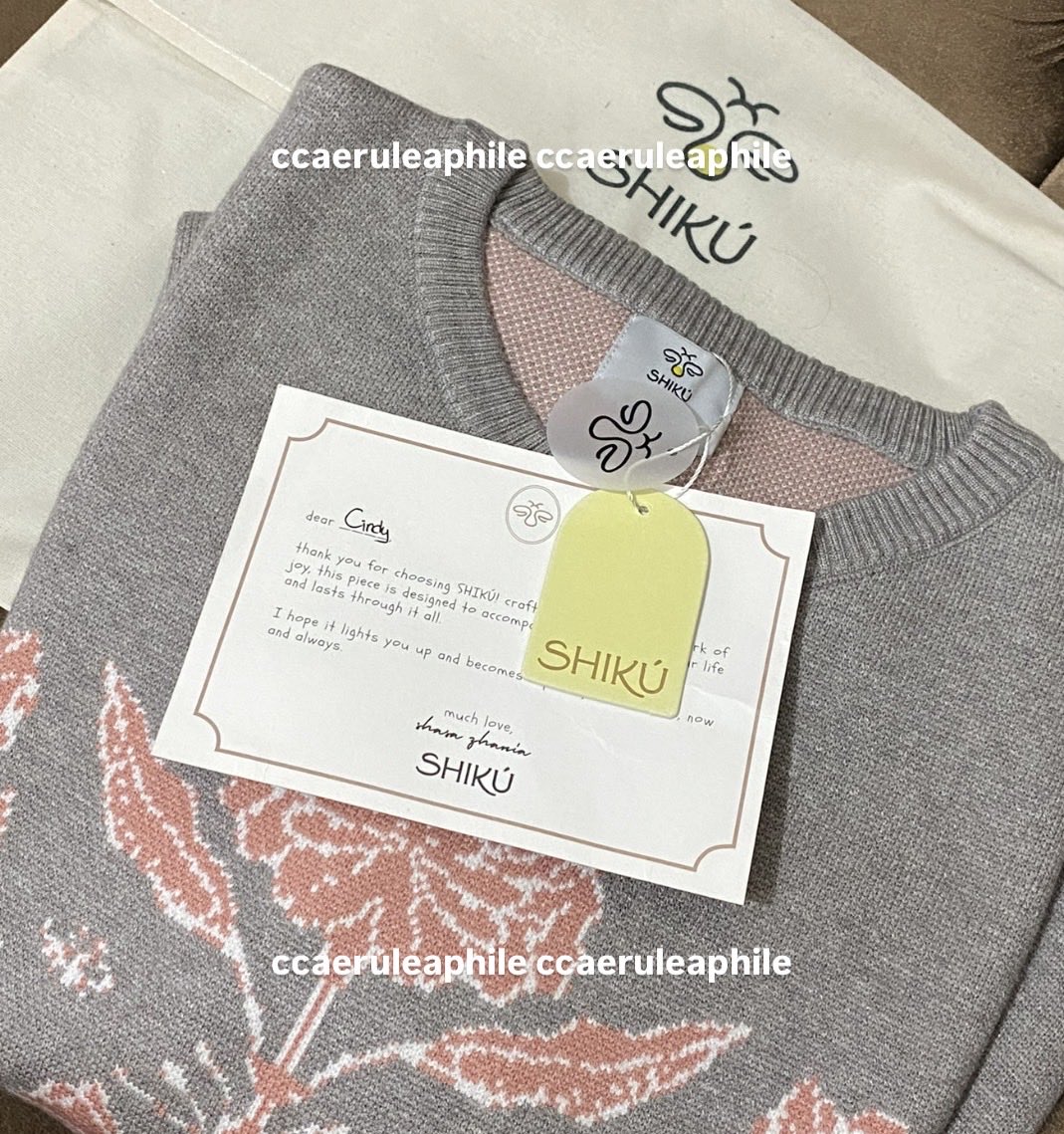 nebulatha's tweet photo. [PL] SHIKU - Willow Sweater Grey Pink
preloved pemakaian baru 1x like new!
💓masih lengkap dengan pouch kain (tag sudah terlepas)
only 390k &amp; 1 size (L-XL) 
bisa oyen dan freeong <3
#zonauang #zonajajan #shiku #sweater https://t.co/4SIqgWm8x3