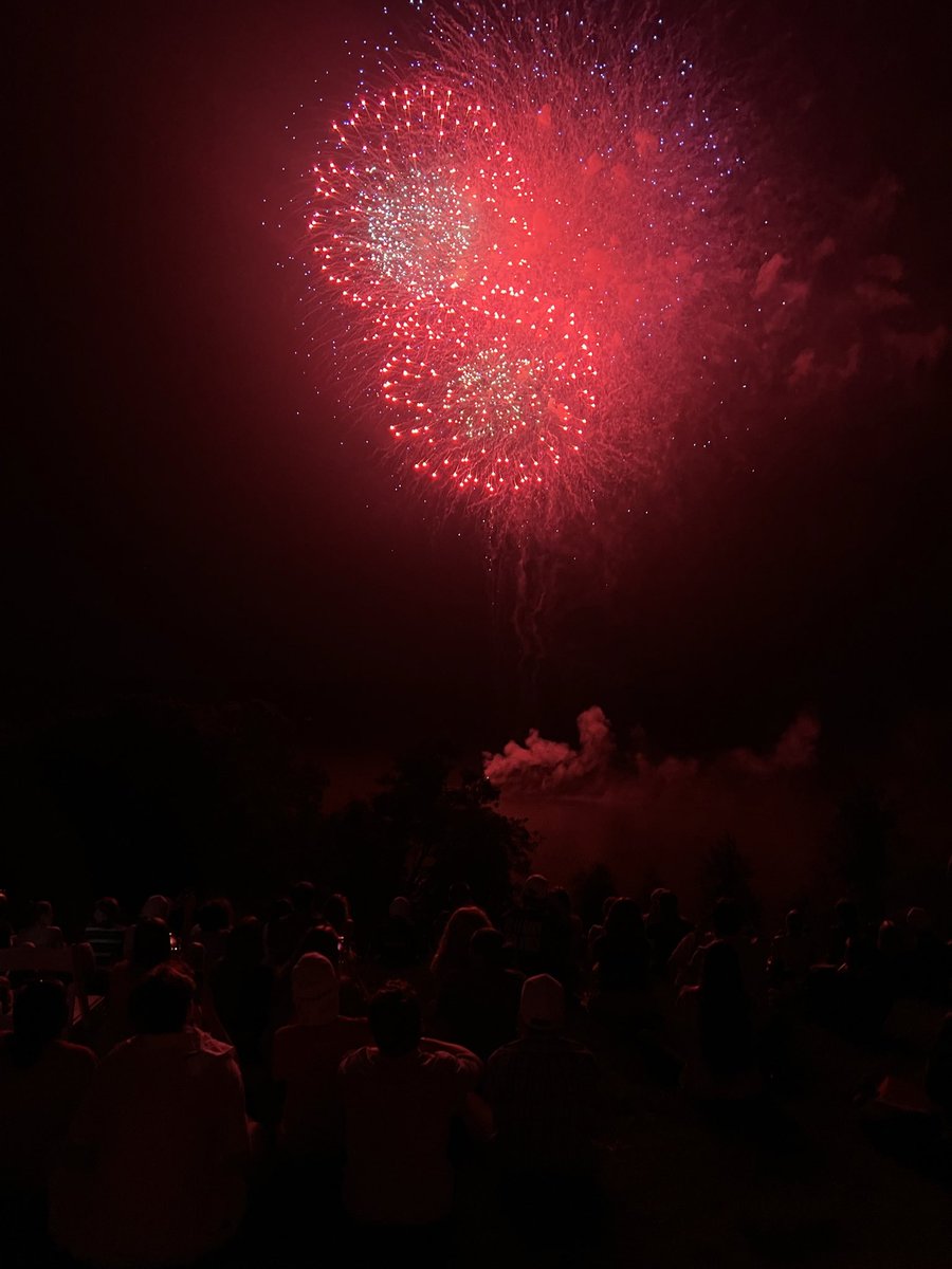 samtpusa's tweet photo. Total hope-core evening with our @tpusastudents at @TPUSA’s Chapter Leadership Summit 2026 ❤️

Where else do you see today’s youth chanting WASHINGTON 🇺🇸❓

Our CLS-exclusive premiere of Young Washington at George Washington’s own Mt Vernon was nothing short of EPIC 🏛️ https://t.co/4huSf8Kyr3