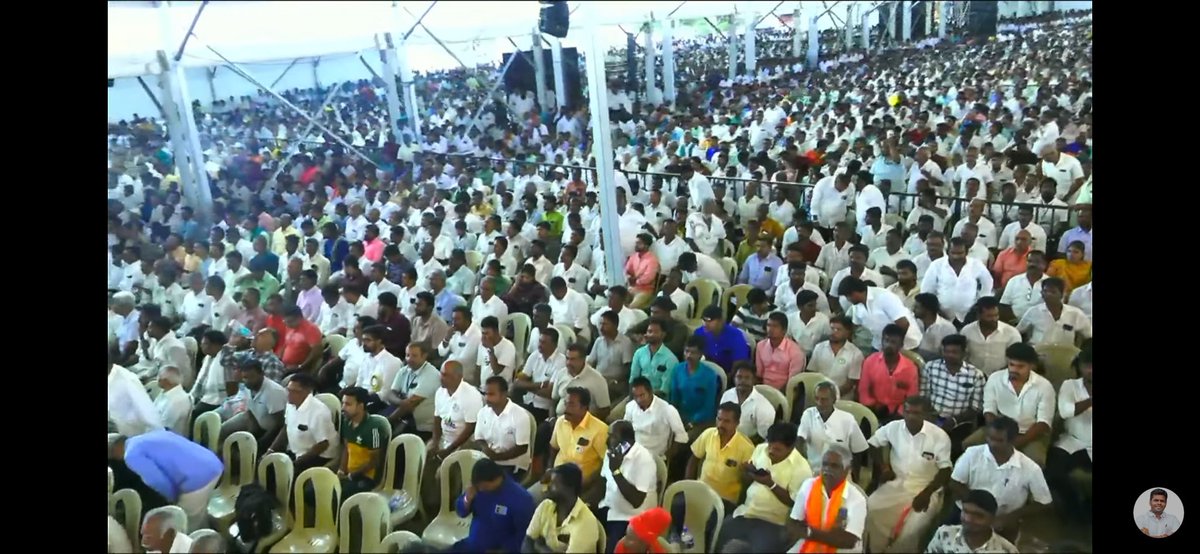knkumar_adv's tweet photo. எந்த விளம்பரமும் கிடையாது, சிறிதும் கட்டமைப்பு இல்லை,யாரையும் போன்செய்து அழைக்கவில்லை,ரசிகர்கள் கிடையாது, கோட்டர் பிரியாணி கிடையாது, தனிமனிதன் ஒருவருக்காக அவர் செயல் மீது நம்பிக்கை வைத்து எந்த எதிர்பார்ப்பும் இல்லாமல் தண்ணிச்சையாக லட்சகணக்கான சகோதர சகோதரிகள் கூடியிருக்கிறார்கள். 

இந்த கூட்டம் என்பது இப்படியும் நன்மை செய்யமுடியும் என்பதை சாதித்து காட்டியிருக்கிறார் சகோதரர் அண்ணாமலை.இது தற்குறி கூட்டமல்ல அறிவார்ந்த சமூகத்தை உருவாக்கும் கூட்டம் மாற்றம் என்பது நம்மிடமிருந்து உருவாகட்டும். 
#மாறுவோம்_மாற்றுவோம் @annamalai_k @WTLFoundation