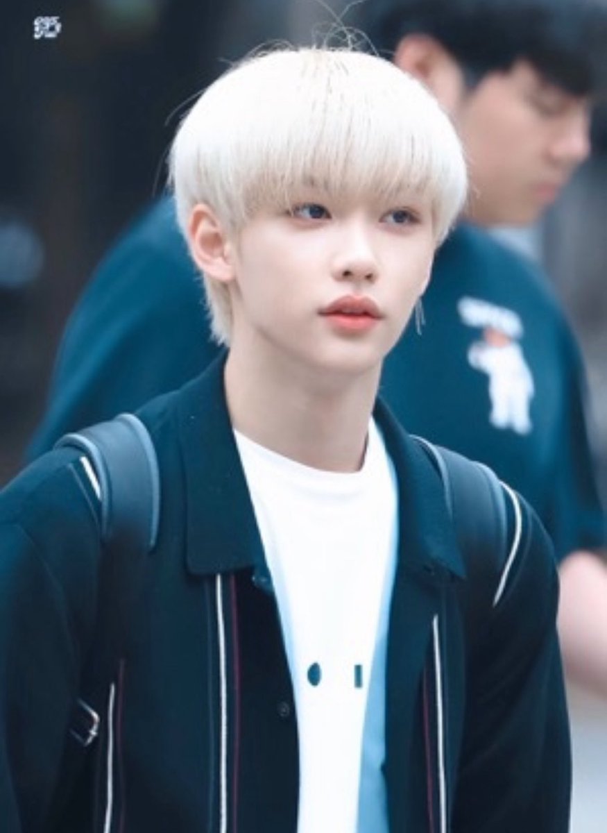 heasale's tweet photo. 아진짜 너무 아기아니냐며.. https://t.co/TDwdWYJpl8