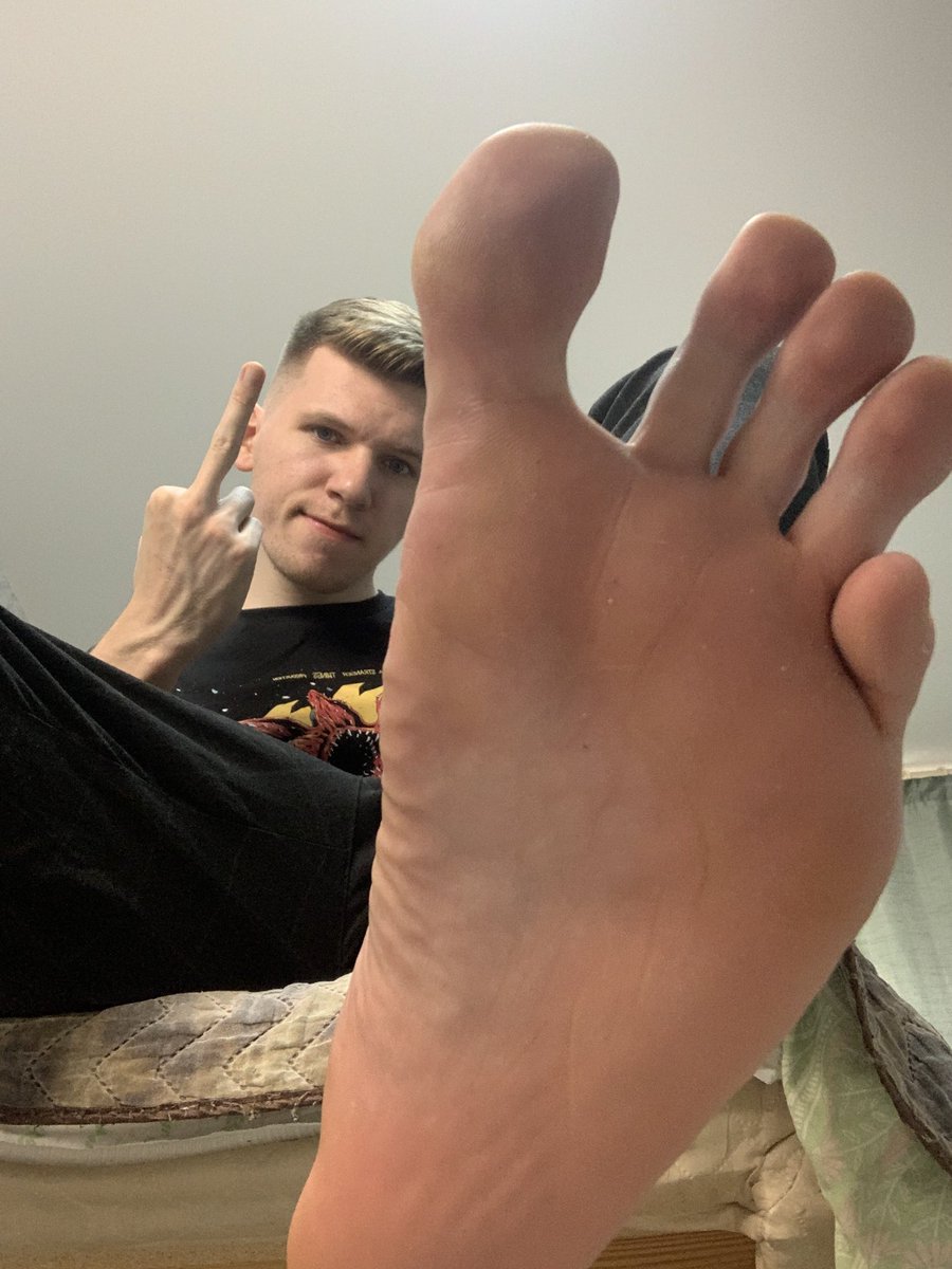 feetmasterpaul tweet picture