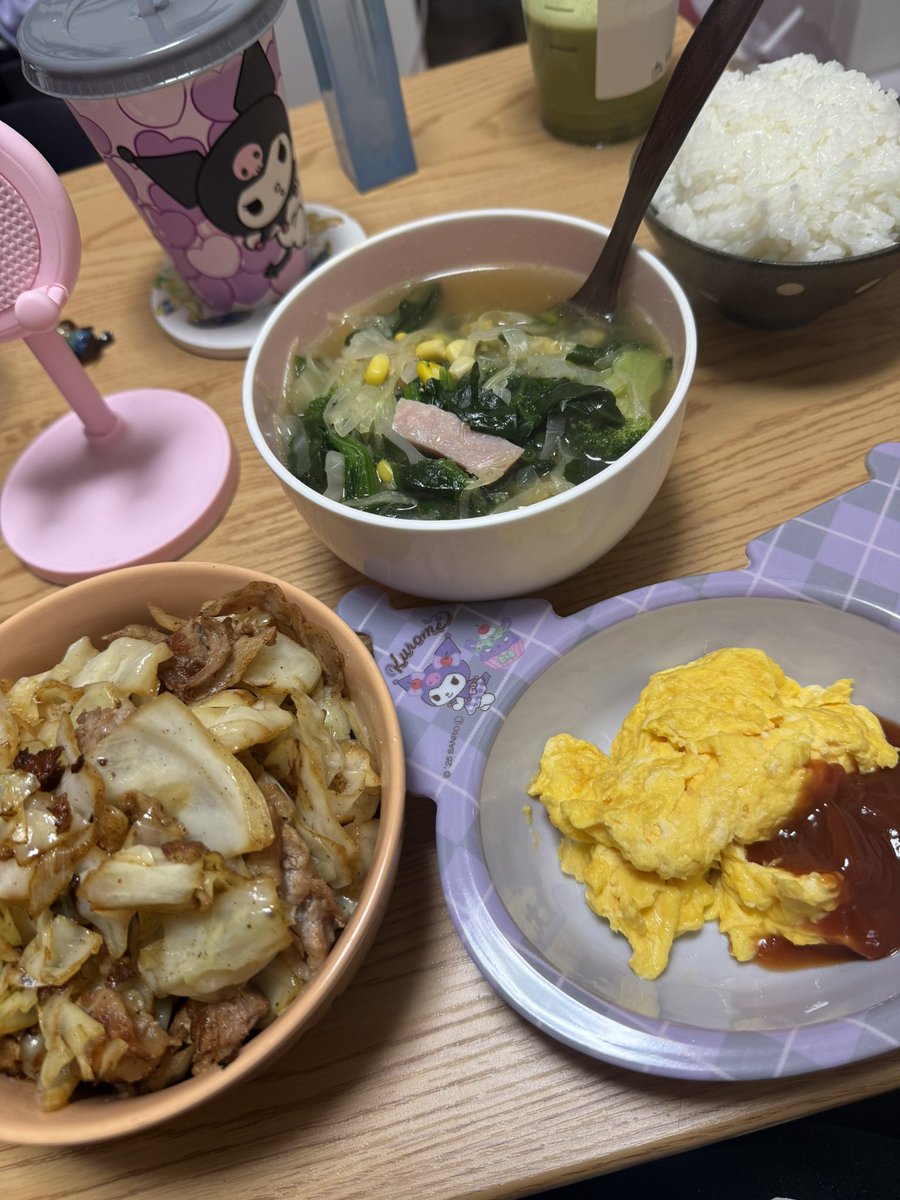 _Haaacha2525's tweet photo. ご飯つぎすぎて
おなかいっぱいだし
おかず全部食べれんかったし
食う量減った事がなんか悲しい https://t.co/ZRd8pV00zt