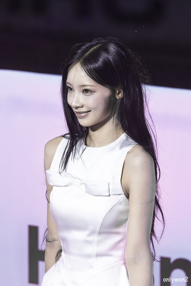 onlywon2_'s tweet photo. 260711 Hyundai N Festival 2p

#원이 #리센느 #WONI #RESCENE https://t.co/fkyDIswNw0
