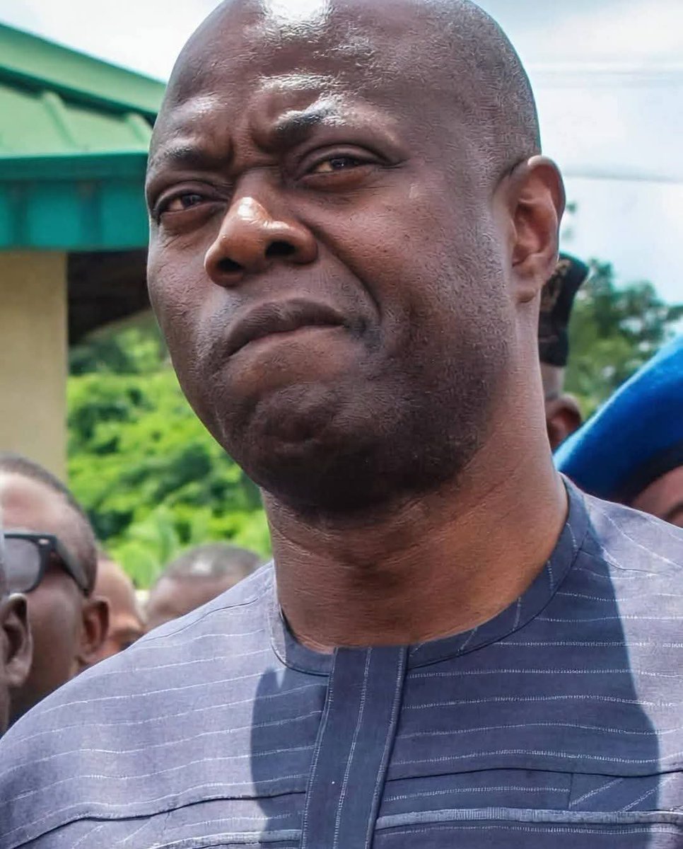 Big_Sinudo's tweet photo. Governor Seyi Makinde, an incredible in-law to Rivers people, was

2. Betrayed by Nyesom Wike.

3. Betrayed by Ayo Peter Fayose 

4. Betrayed by Bola Tinubu

5. Betrayed by Damagum

6. Betrayed by Samuel Ortom

7. Betrayed by Bala

8. Betrayed by Taofeek Arapaja

9. Betrayed by Kwankwaso. 

10. Betrayed by Sam Daddy.

11. Betrayed by South West Governors Forum.

All these happened because he worked against PDP to do G5 with Nyesom Wike. Not realizing that G5 was for Nyesom Wike's political survival and buoyancy.

Take heart, Gov. Seyi Makinde.