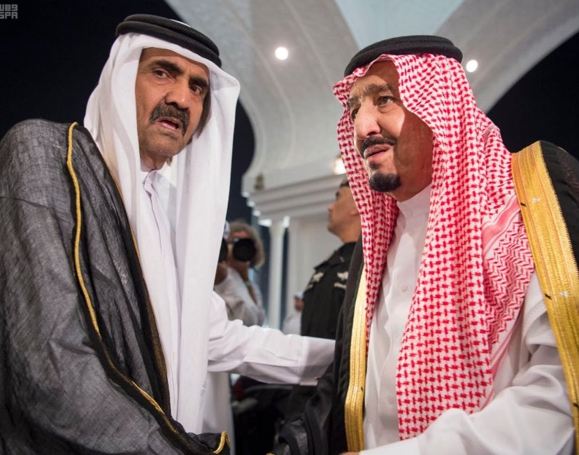 khalida43024162's tweet photo. #خادم_الحرمين_الشريفين وسمو #ولي_العهد  حفظهم الله يعزيان أمير دولة قطر في وفاة صاحب السمو الشيخ حمد بن خليفة آل ثاني أمير دولة قطر السابق. https://t.co/XIAi6mSGXQ