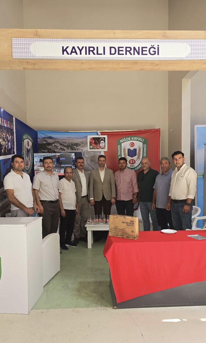 _MHP_sultangazi's tweet photo. İlçe Başkanımız Sn. Yakup Bildik, İlçe Teşkilat Başkanımız Sn. Yaşar Koçyiğit ve İdari İşlerden Sorumlu İlçe Başkan Yardımcımız Sn. Muhterem Yiğit ile birlikte Niğde Tanıtım Günleri programına katılım sağladık.

İlçe Başkan Yardımcımız Sn. Muhterem Yiğit'in yürütme ve yönetiminde yer aldığı Niğde Dernekler Federasyonu'na, nazik ev sahiplikleri ve misafirperverlikleri dolayısıyla teşekkür ediyor; çalışmalarında başarılar diliyoruz.

#sultangaziilebulusuyoruz
#sultangaziilekucaklasiyoruz