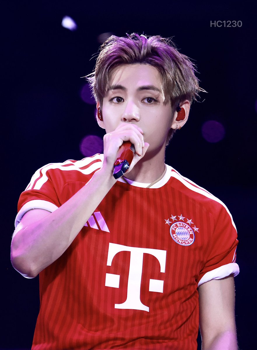 HC1230v's tweet photo. 260711 Munich DAY 1  
#V_WORLDTOUR_ARIRANG_MUNICH_D1
#TAEHYUNG #BTSV https://t.co/LtNUJmyP4s
