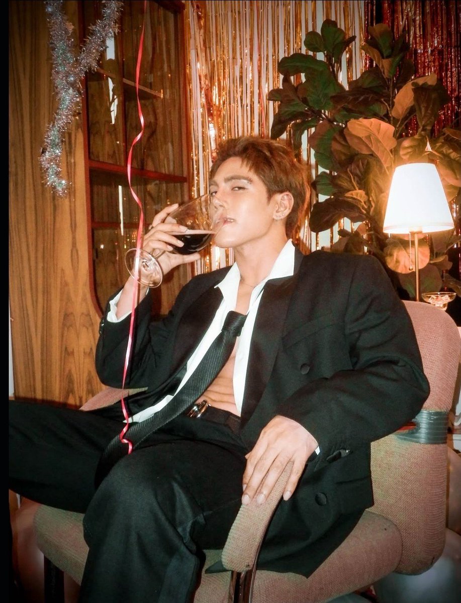 mapleberries_'s tweet photo. 1995.                                 2026. https://t.co/9WRuTJzBOY
