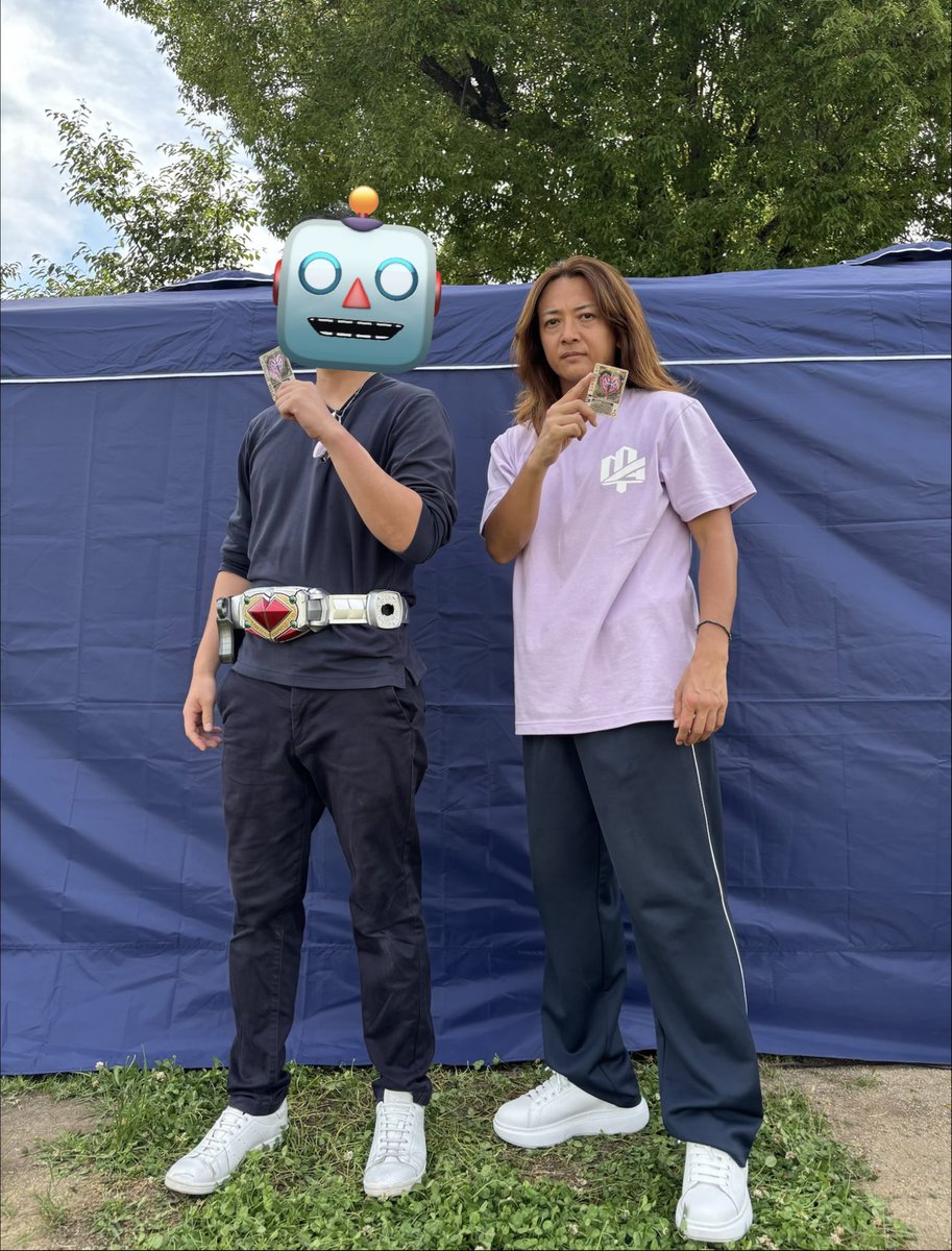 nicol3329's tweet photo. 今日はマモルヒーローショーを観覧からのJDJという剣祭りでした。森本さんのサインは今日まで「カリスレ」と書いていると思っていたがジョーさんから「カリス❤️」と書いていると教えてもらい目から鱗でした
マモルヒーロースタッフの皆さんお疲れ様でした
#マモルヒーロー
#森本亮治
#仮面ライダー剣 https://t.co/83V9Um1NQw