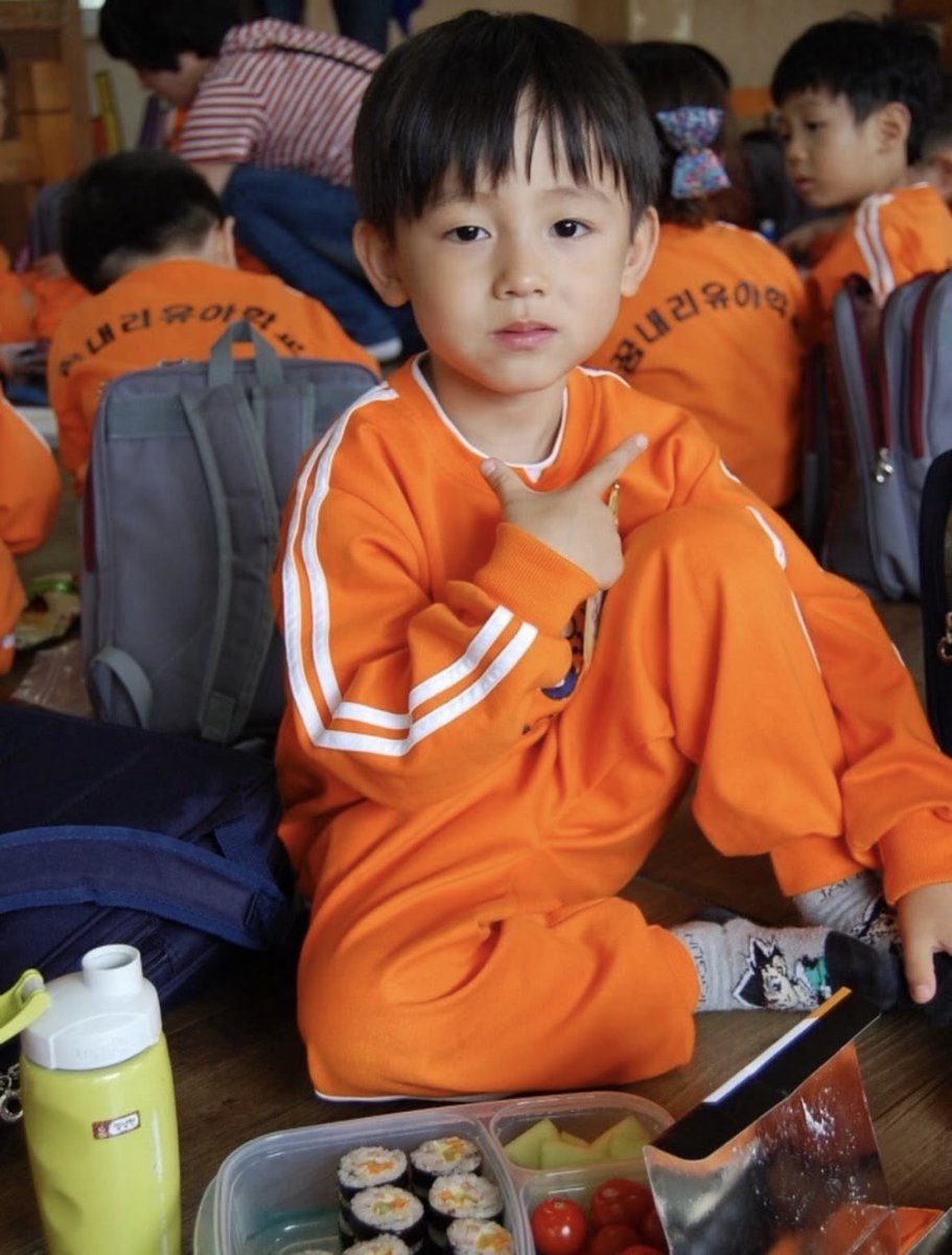 eyanjenglot's tweet photo. jju: “dia kaya anak tk”

eyan di mata jju….. https://t.co/th65a9WMrJ
