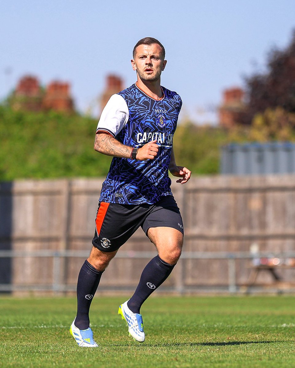 Luton Town FC tweet media