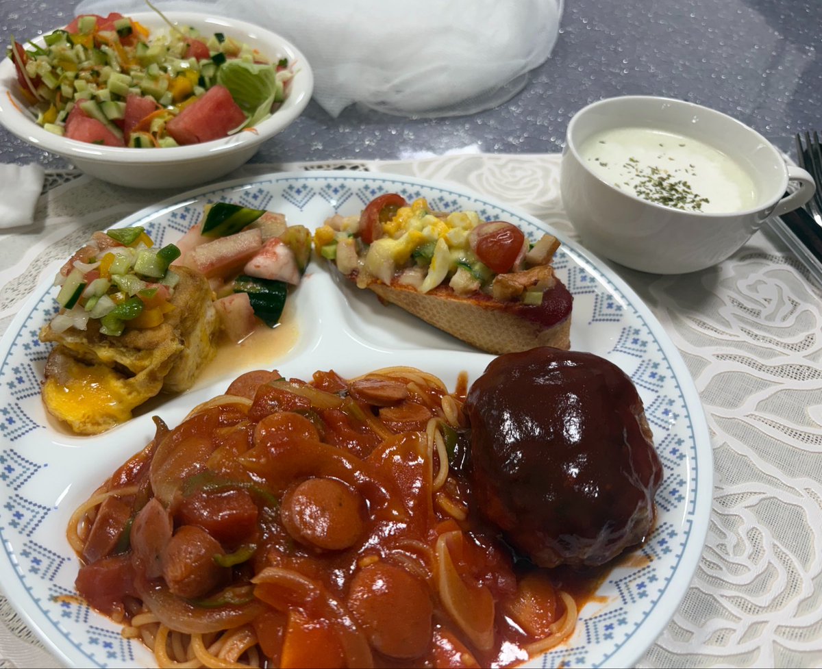 violet_large's tweet photo. 半年に1回の販社長さんのご飯いただいてきました( ˶ㅇ༥ㅇ˶)ŧ‹”ŧ‹”

手の込んだ手料理最高ჱ̒⸝⸝•̀֊•́⸝⸝)
自分では中々作れないから有難みすぎる( ⌯'֊'⌯)

デザートも手作り(*' ')✨
いやぁ、凄いなぁ( ◜︎︎༥◝ ) https://t.co/UhDvd0lQxW