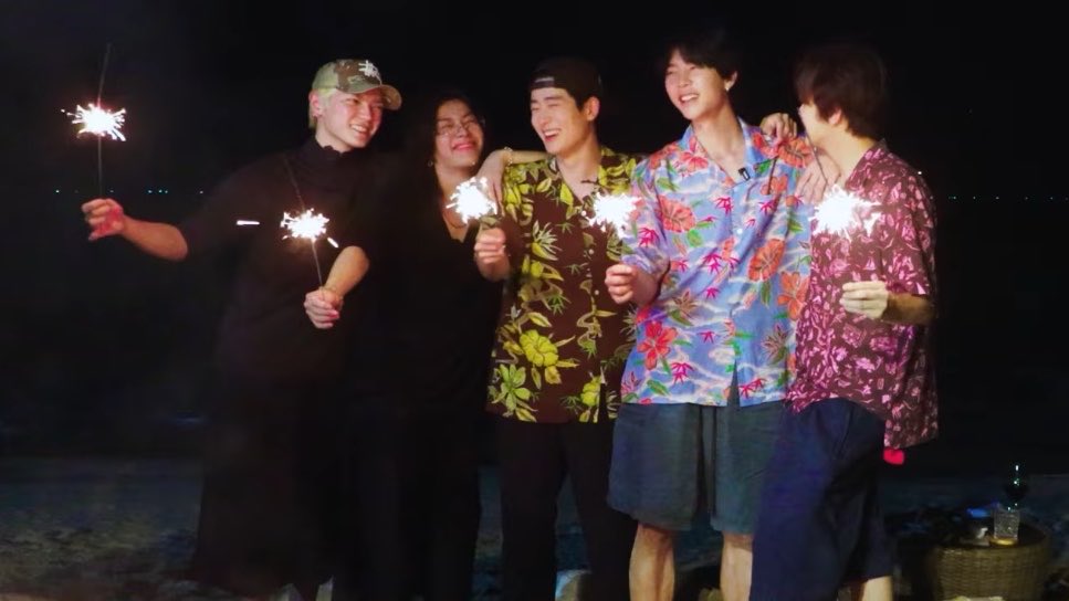 sunhaefs's tweet photo. 🎇 https://t.co/hELbZKtyoW