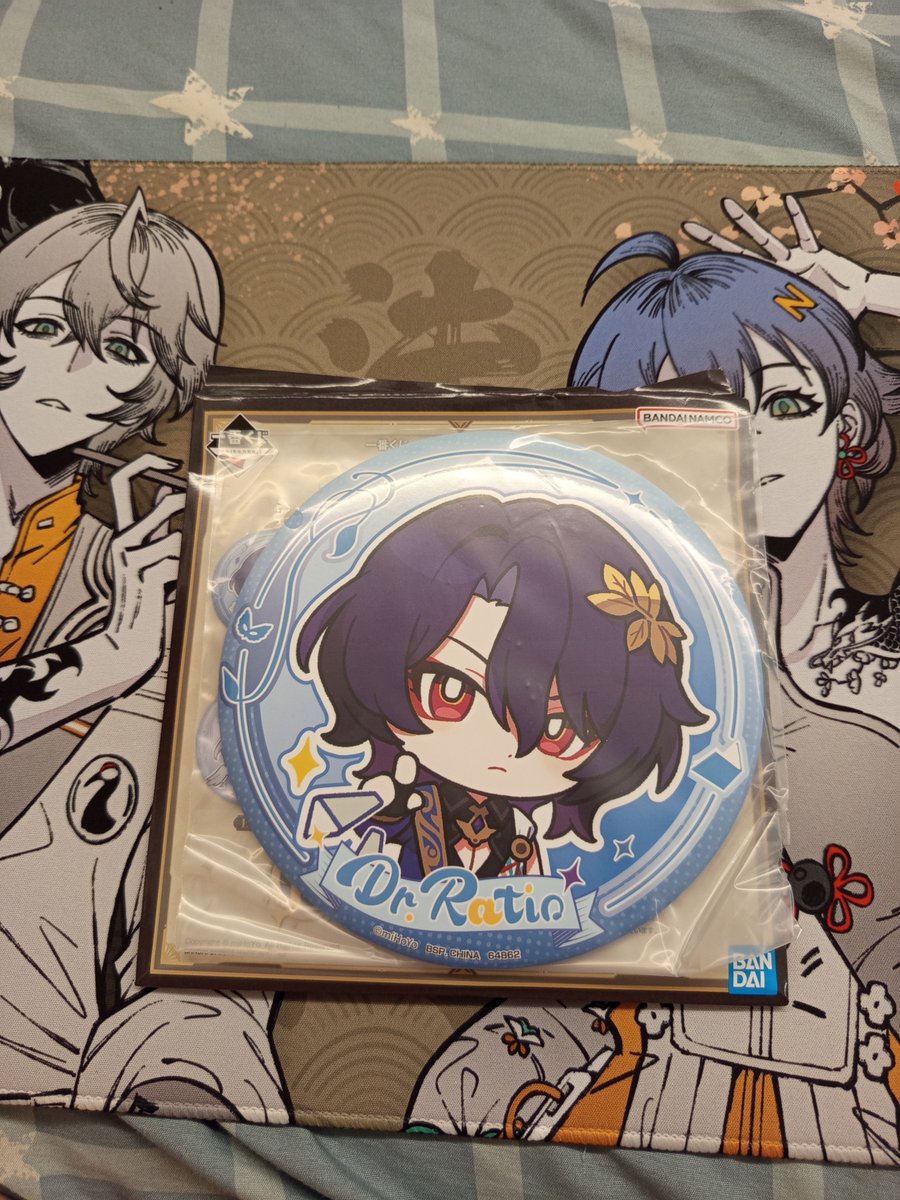 xionyap's tweet photo. Third pic are the back view of the badge https://t.co/KZ0ga4FoUr