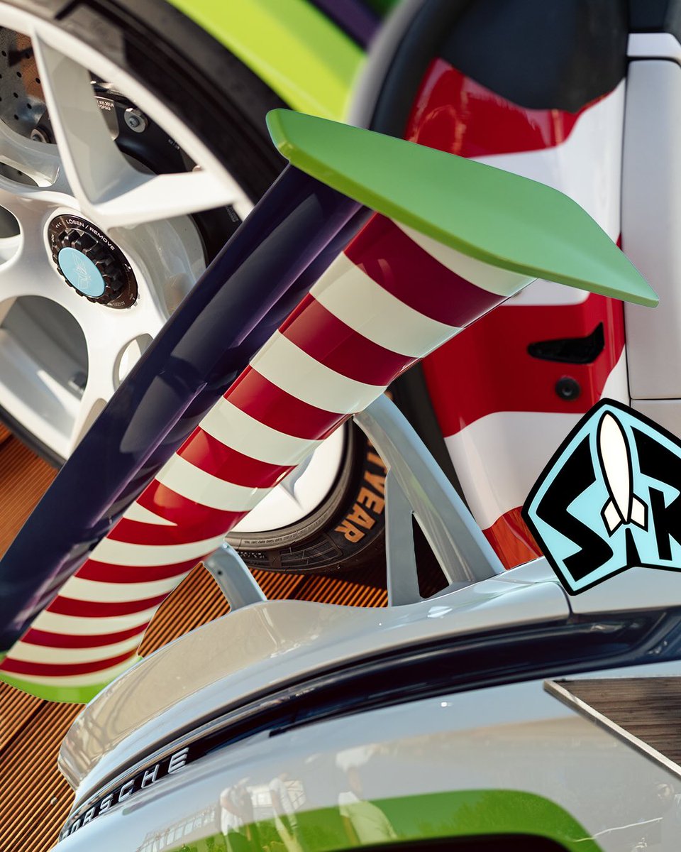 Porsche911UK's tweet photo. Through the Porsche Sonderwunsch department, Disney and Pixar and Style Porsche, the timeless silhouette of the Porsche 911 is inspired by Disney and Pixar Animation Studios’ Toy Story 5.
#Porsche75UK #FOS #PorscheFOS https://t.co/gBdoQbQijs