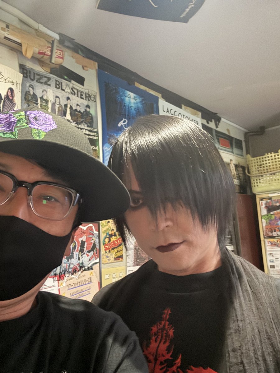 sin_52's tweet photo. 久しぶりのLIVE楽しかったー
アニキも元気そうでなにより https://t.co/pCgifUFeYo