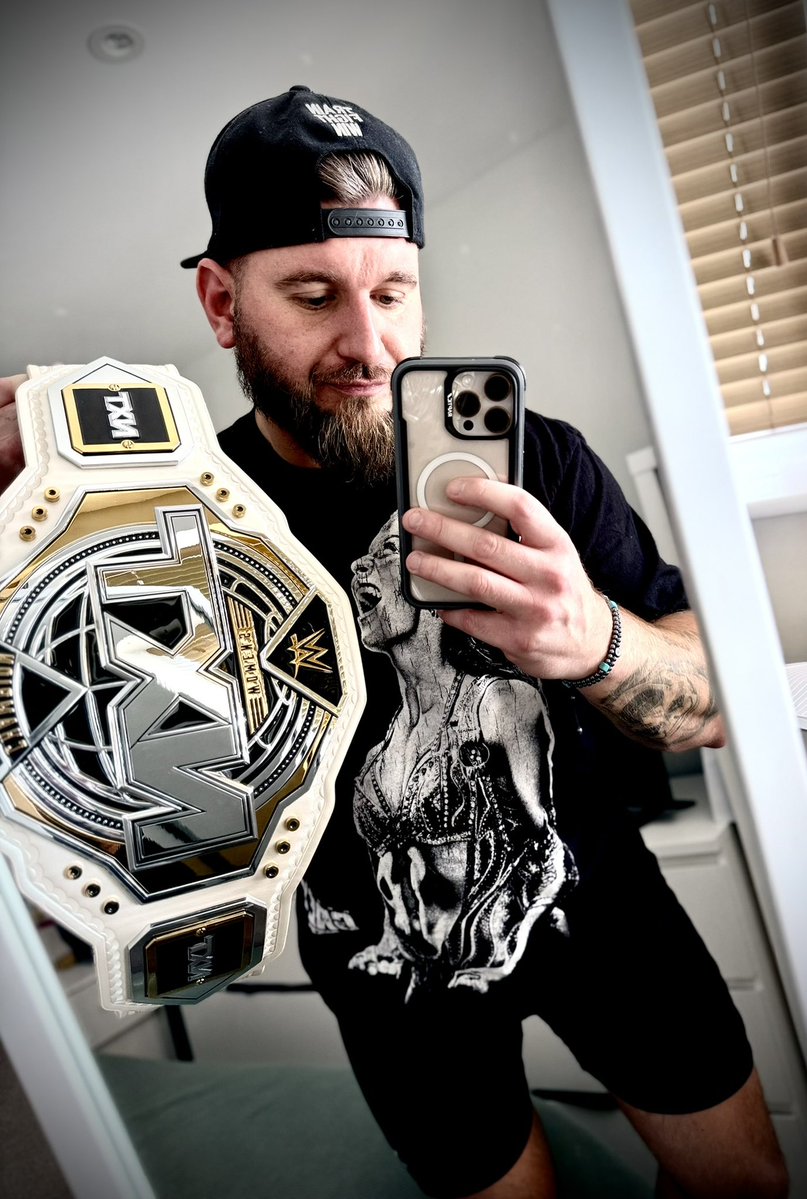 SquashonNXT's tweet photo. Same but different 

@kendalgreywwe https://t.co/MpYIHx597Z