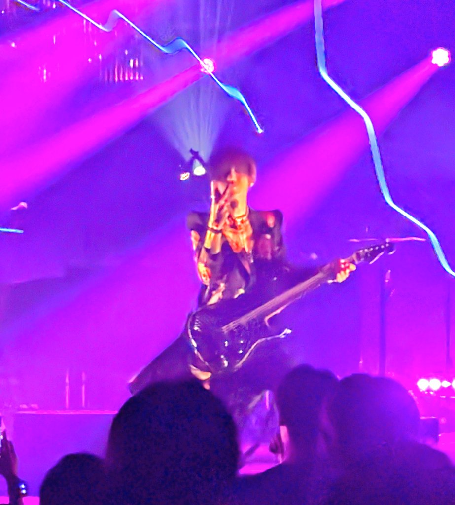 truth1019's tweet photo. #LUNAPIC #LUNASEA 
#UNENDINGJOURNEY #パシフィコ横浜 
#SUGIZO https://t.co/A30trMagl6