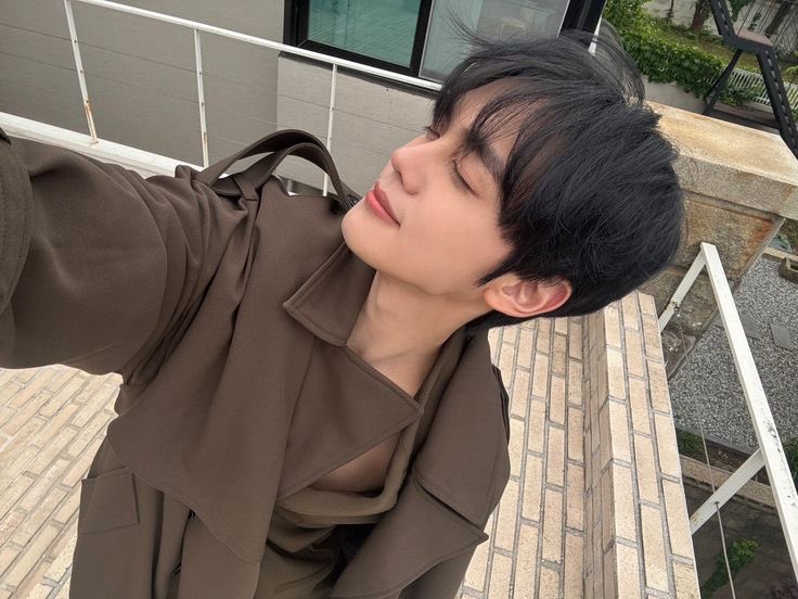 Ing_0810's tweet photo. 사실 난 가로로 찍은 김규빈 사진 진짜 좋아함 뭔가 느낌이 달라 https://t.co/dBupFOp2np