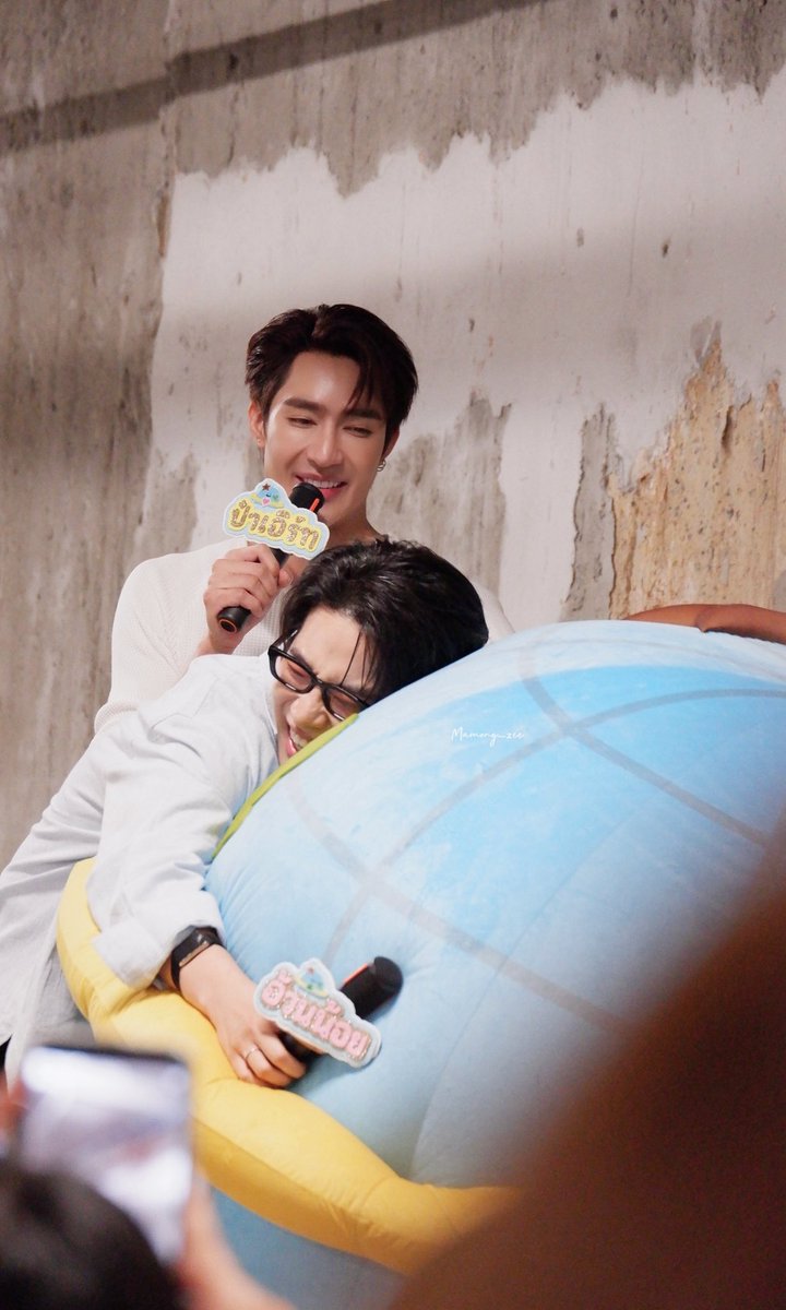 Mamong_zee's tweet photo. ร๊ากโอ้นนนน 💕

EARTHMIX STW SIGN YBOOKFAIR11
#YBOOKFAIR11xEarthMix 
#EarthPirapat #Mixxiw 
#EarthMix https://t.co/UitGPoC1pw