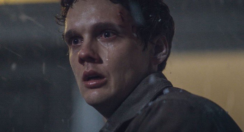 paltitaemo's tweet photo. El gran problema de Evil Dead Burn es que todos los personajes, sin excepción, no te importan ni te interesan en lo más mínimo. Ciertamente, la historia tiene un trasfondo crítico de una familia llena de agujeros emocionales, pero que no está bien escrita a nivel narrativo. https://t.co/fesu2mat4s