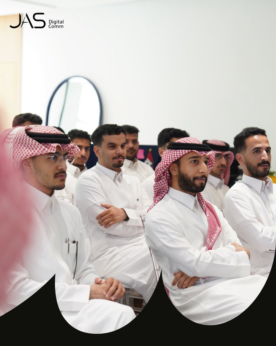 Jas_Agency's tweet photo. العلاقات في بيئة العمل

جانب من ورشة إدارة العلاقات في بيئة العمل التي قدمها الأستاذ: ياسر الحزيمي 
ضمن جهود رفد قروب المستمرة لبناء بيئة عمل أكثر تعاوناً وتواصلاً 💚 https://t.co/pJx3Ste5Ps