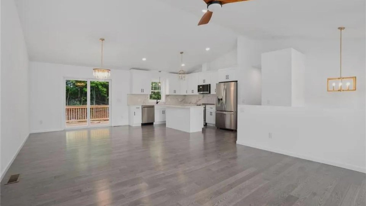 D_AGENT1's tweet photo. 🏡 18 Pleasant View Ave, Johnston, RI | $679,918
3 Bed | 3 Bath | 2,091 SqFt

Modern style meets comfort with hardwood floors, a cozy fireplace, and a lush yard. 🌿

✨ Open House Today: 1:00-3:00 PM!
Don’t miss your chance to see this beautiful home in person!🏡 https://t.co/ysk7jJ6iLZ
