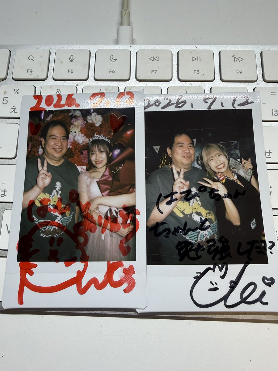 saninchu's tweet photo. Finallyさんに行ってきました。

来月BLUEGOATSとツーマンだしということでこっそりFinallyさんの楽曲のおさらいとフロアの盛り上がり方を偵察に行くつもりでしたが、開始早々、ステージの上からAoiさんに「はぴ来てる！」とリップシンク＆指差しのレスをいただきました😅ほんとありえませんw w。満員のフロアの後ろの方に紛れて静かに見てたのにバレました。鷹の目を持ってるAoiさんです😃

今日はRINKAさんの生誕祭もありました。チェキは初めてだったけど、動物大好き話ができてよかったです。あまり動物について深く語れる人も周りにいないのでマニアックな動物の話をもっとしたいと思いました！🐶

Finallyさんの月末のZEPPワンマンも楽しみです。10月のBLUEGOATSのワンマンが大成功するようにFinallyさんとFimillyさん達で会場を熱々にあたために行きたいと思います！