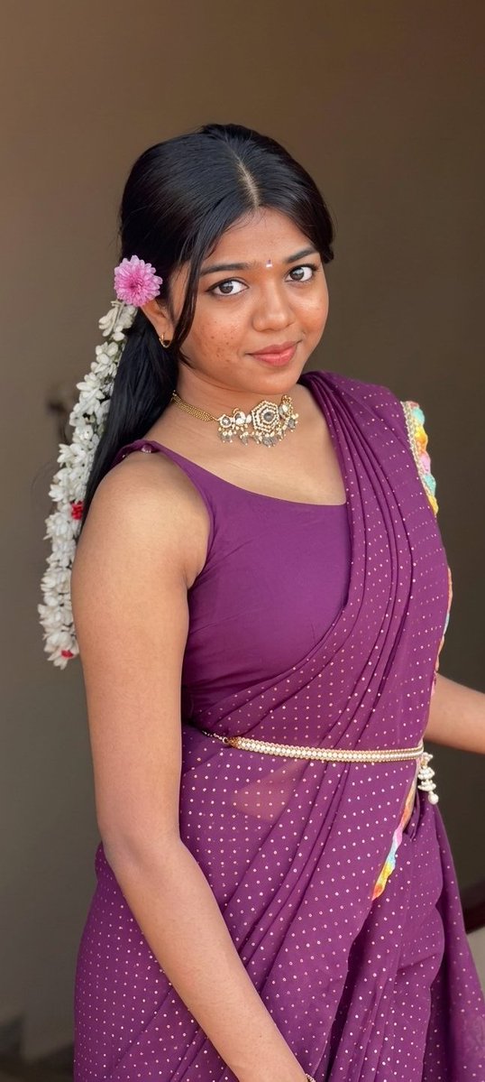 RishiOfficial_1's tweet photo. Currently she is the most trending influencer.. Amala, The insta queen 🫣🤤🔥 https://t.co/gjxV6eLJed