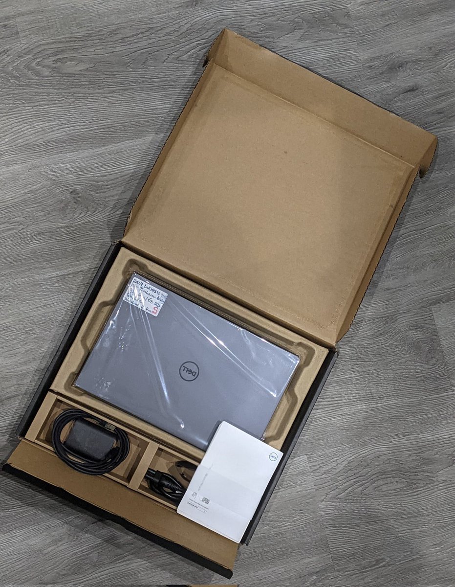_sw3ft's tweet photo. 🏷️🏷️🏷️

Boxed 
2024 Dell XPS 13 9345
13.4" Touchscreen 3K OLED InfinityEdge Display
Snapdragon X Elite Processor
32gb RAM/1TB SSD
Backlit Keyboard 
Fingerprint Reader
2 Thunderbolt™ 4 Ports 
Windows Hello Face 
Color: Graphite 
• Windows 11 Pro 

Price: ₦2.5M https://t.co/qLccEia5Ct