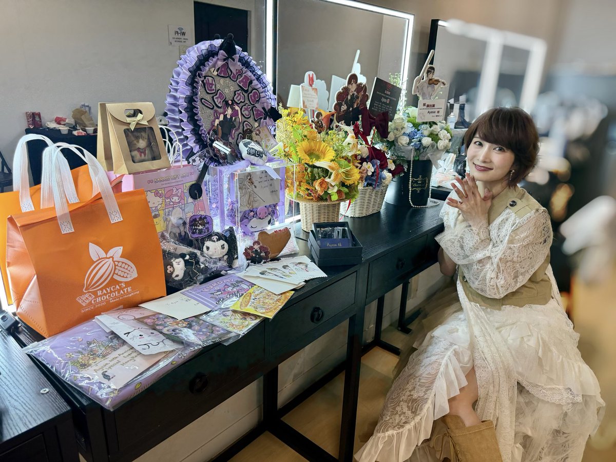 AyAsA_violin's tweet photo. 【Ayasa 10th Anniversary Special Event in HONGKONG】
とっても素敵なフラスタやお花、そしてプレゼントたちをありがとうございました💜💛❤️💙💐
今回イベント後お時間が間に合わなくて一緒にお写真撮れなかったお花がたくさんあってごめんなさい🙇‍♀️💦
メッセージやお手紙も全部読んでるよーーー✨多谢🥰