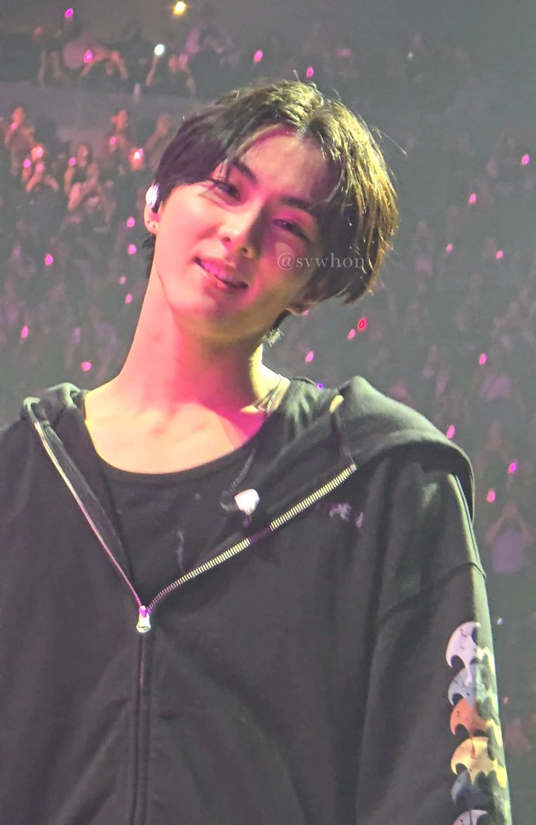 woncattos's tweet photo. OHH JUNGWON'S GENTLE GAZE 😭🤍 https://t.co/14Vn6t10it