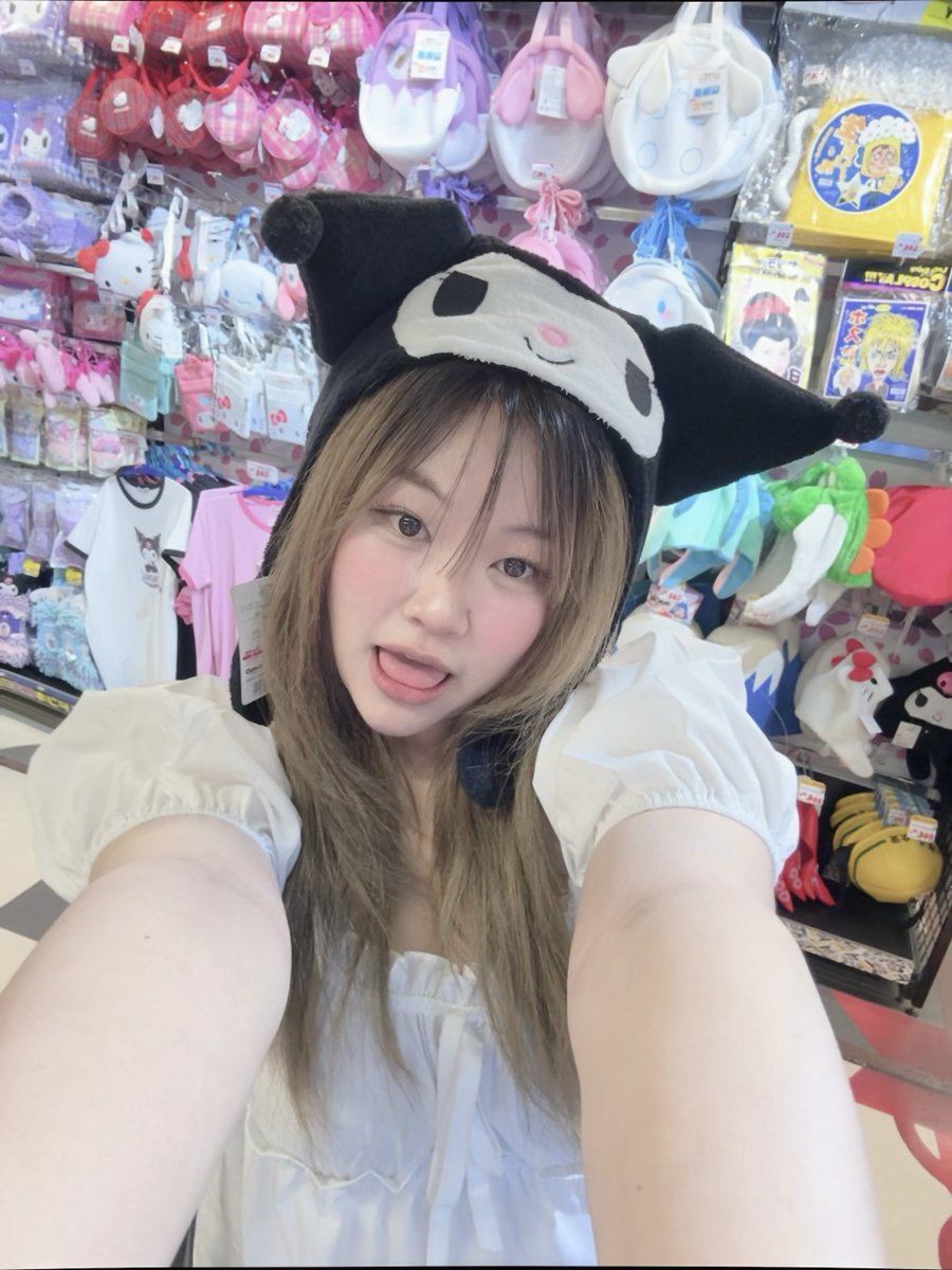 ninongbeb's tweet photo. 🌸🌸🌸🌸
#플리셀카데이 #plliselcaday https://t.co/0Ch9ef2e7y