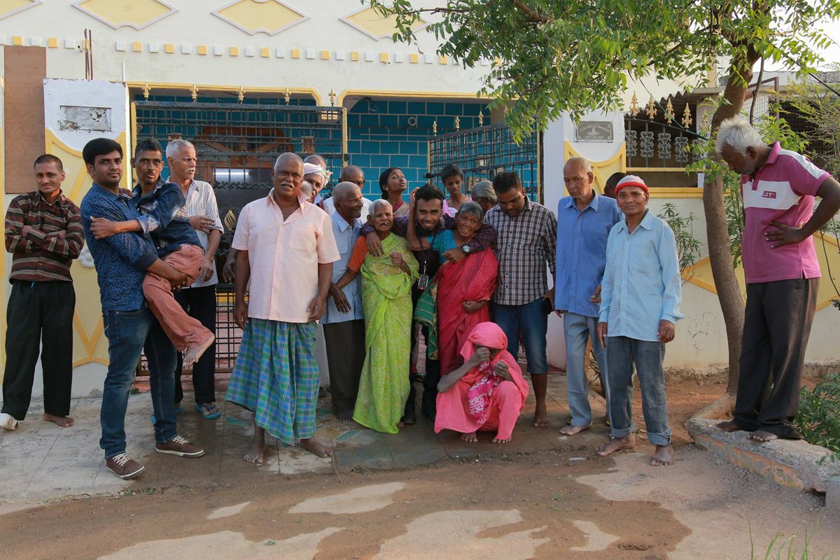 HumansofHind's tweet photo. "At Second Chance Mission Hospital, we ensure that the inhabitants have a dignified life - a world of their own where they can enjoy the remaining moments of their life to the fullest..." - Jasper Paul
#humansofhindustan https://t.co/gGYCPOF3ou