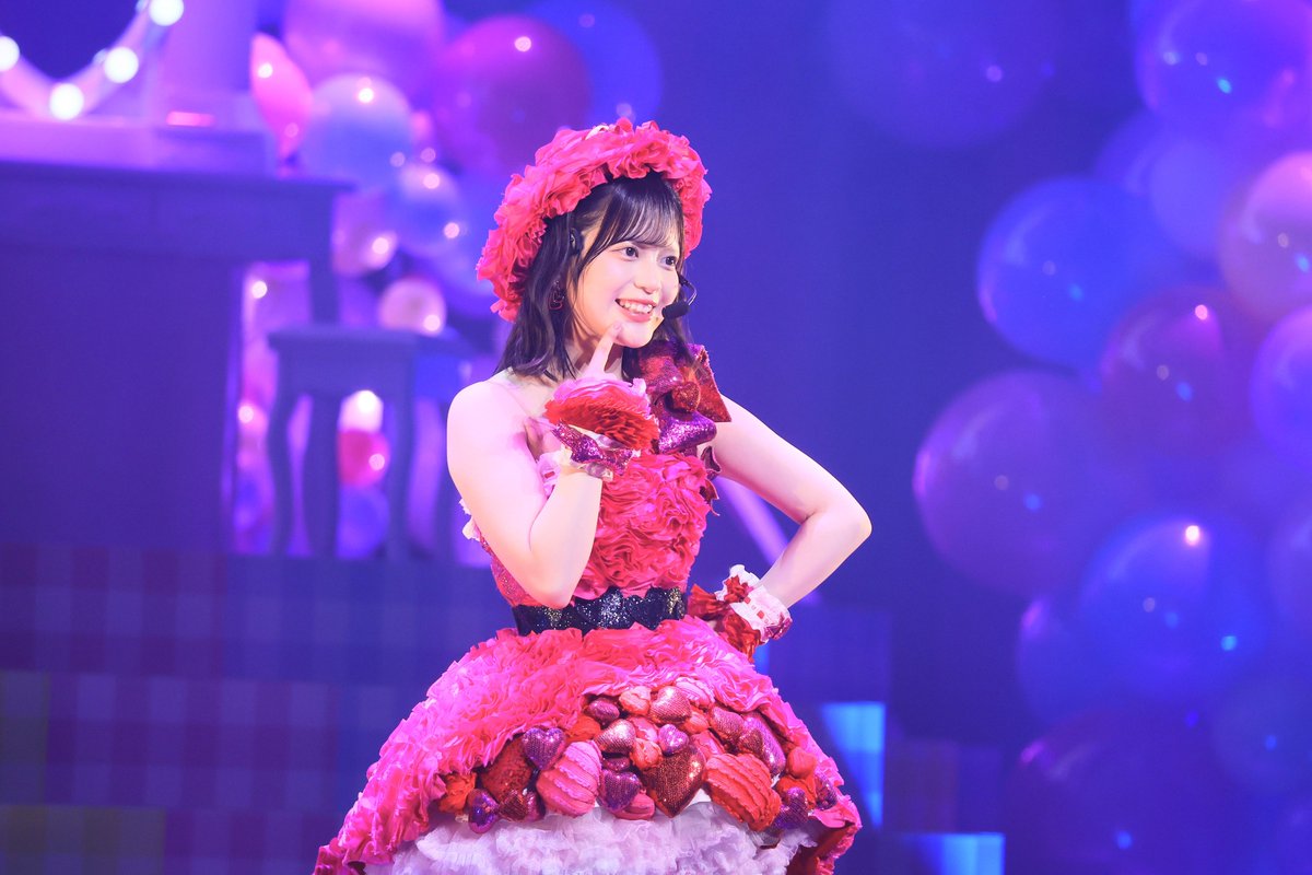 AKB48_staff's tweet photo. 💙🌻19期生昇格記念LIVE DAY2🌻💙

19期生ソロショット🍑🍓🎸🦢

TELASA（テラサ）
アーカイブ配信はこちら🪞🎀𓂃
▶︎https://t.co/97C1C7nMvo

#AKB19期生_ギンガムコン https://t.co/7rYTJPhp60