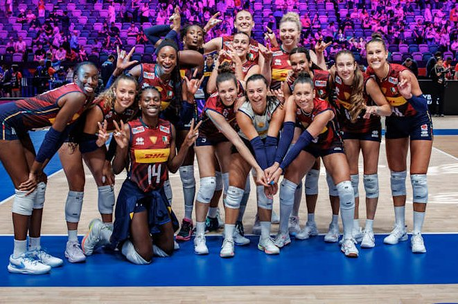 gibbybaris's tweet photo. ⚡️ İtalya yine geriden gelerek 5 sette kazandı

🇨🇳 Çin 2-3 İtalya 🇮🇹

📌 Çin, VNL grup etabını 6 galibiyet ile tamamladı