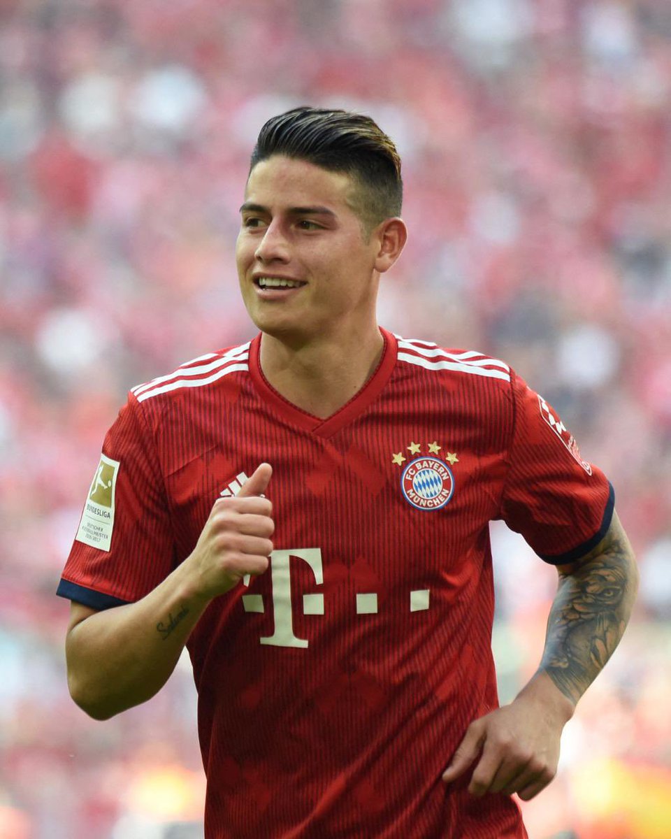FCBayernES's tweet photo. 𝑫𝒆 𝑪𝒐𝒍𝒐𝒎𝒃𝒊𝒂 𝒂𝒍 𝒎𝒖𝒏𝒅𝒐 💫

¡Feliz cumpleaños, James Rodríguez! 🇨🇴 https://t.co/Ry17KM3z4d
