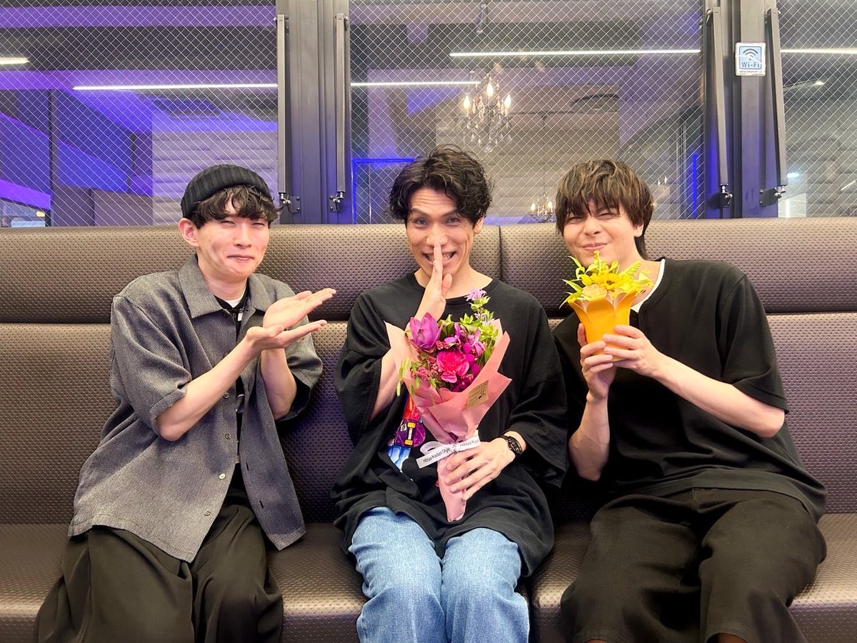ninnin343's tweet photo. 朗読劇「朝彦と夜彦 1987」
観劇してきました！

小越くん、ほさきくん、たっさん、たわちゃん
4人とも大好きな俳優すぎて絶対に観たくて、、
3チーム拝見させてもらいました🙇
もう、皆さん本当に素敵でした…👏👏 

たわちゃん15周年おめでとう！4チームやり遂げるの凄すぎます🫪✨️
たっさん😭💐🫶 https://t.co/fjemlpnRI4