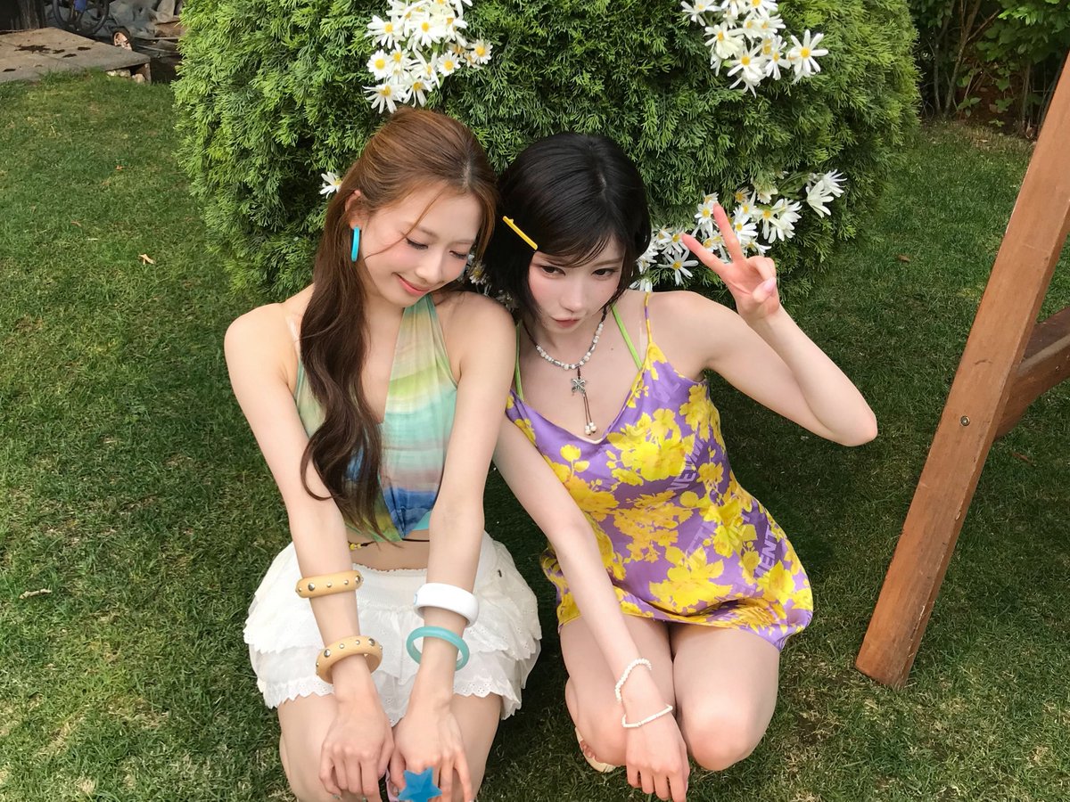 biwzz_beauty's tweet photo. รุกะเสิร์ฟรูปคู่กับเกาหลีและญี่ปุ่น แร็ปเปอร์ทั้งคู่ แต่น่ารักมากจนลืมเลยว่าแร็ปเปอร์จริงๆเหรอ5555 https://t.co/tf1BI0q4Es