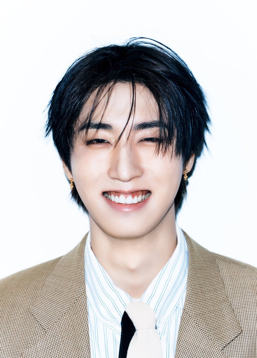 skzstaryy's tweet photo. his cute gummy smile never changes😭

do it                                       this &amp; that https://t.co/ZAjo5lYrP9