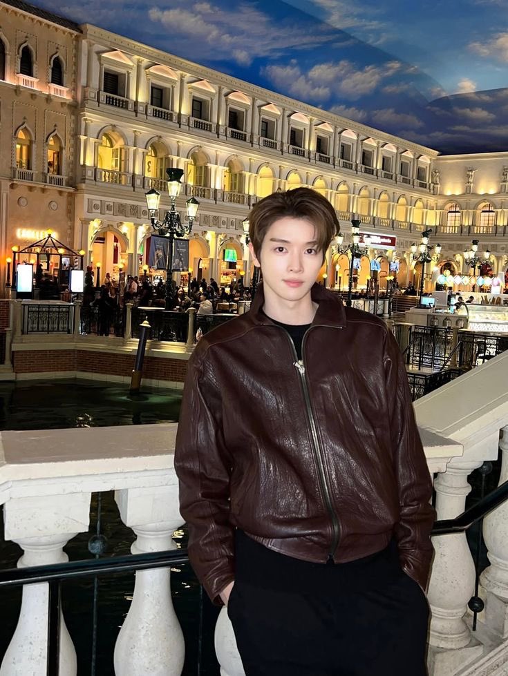 sungchni's tweet photo. A date night. https://t.co/dXq1iL984u