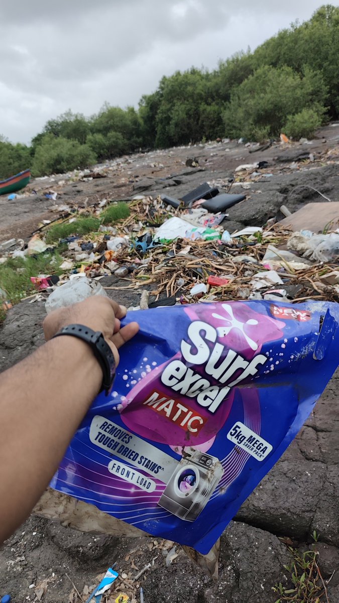 dharmeshbarai's tweet photo. Week 308 #MangrovesCleanup

Global recognition, local destruction. Ramsar Site is suffocating in a sea of single-use plastic.

​Your complete lack of civic sense is ruining our future. The mangroves protect us, but who protects them from YOU?
Shameful it's dumped into the ocean. https://t.co/JHzuSvOiqK