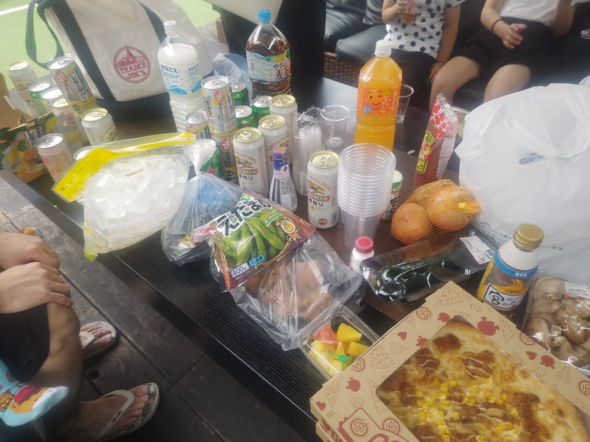 Tokyo_NAC's tweet photo. 友人達と集まってバーベキュー🥩
皆さん結婚して子供もできてなかなか会う機会がないけど、久しぶりに会えて楽しい時間だった。最後の方は酔いすぎて記憶がないけどね（笑） https://t.co/HbKFomZAaP