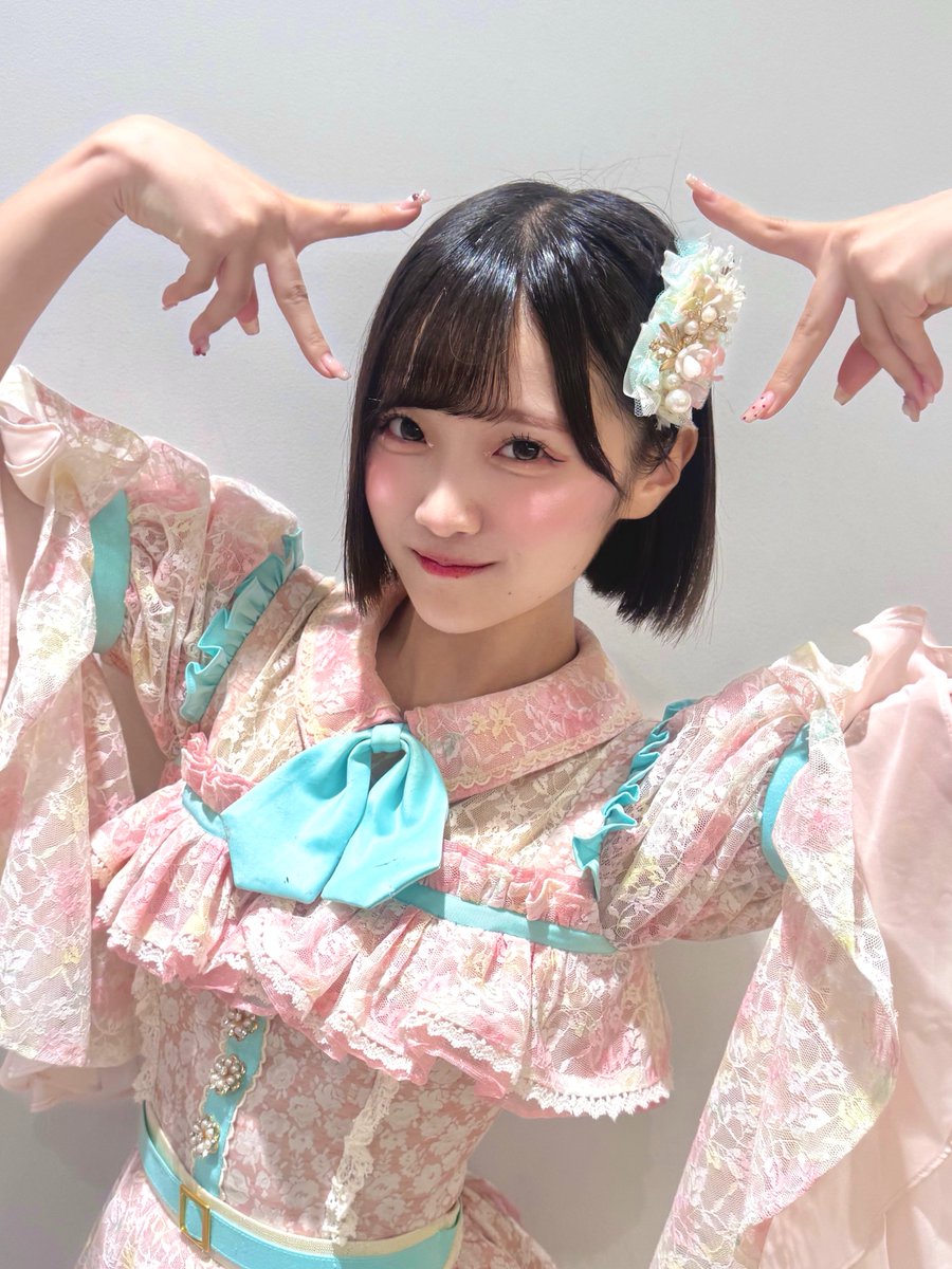 mahoko_alps's tweet photo. 『たかねこフェス vol.6 〜サマーセッション〜』
ありがとうございました🎤💘

たのしかったーーーー！！！会場にひろがるペンライトが色とりどりですっごく綺麗でした(T^T)✨️
そしてチェキ！沢山並んでくれていた🫪
嬉しい♡ まほに会いに来てくれてありがとう🍒

今日の撮可、チェキツイは
 #せーのっまほちゃん 👈🏻で全て！見に行く！
沢山してーーー！！！🫶🏻❤️❤️

#たかねこフェス
#高嶺のなでしこ さん #たかねこ さん
#アルファプラス #あるぷす