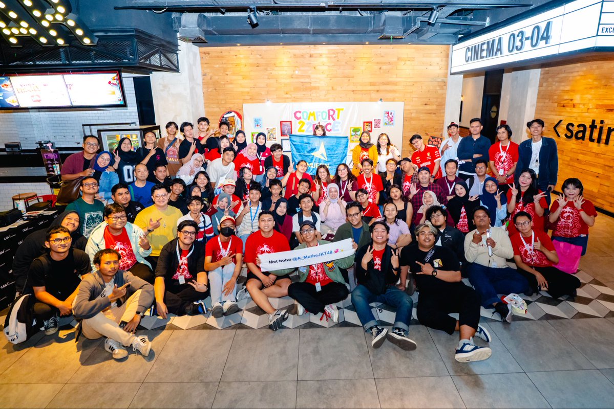 A_MutheJKT48's tweet photo. Terima kasih banyak kue manis ku dan semua cinta yang kalian kasih hari ini! 😘

Senang sekali bisa merayakan umur ku yang ke 22 bareng bareng ehe! Semoga banyak hal yang baik dateng ke kalian semuaaa yaaa 💛💛💛💛

#Comfort22pace https://t.co/321b2dhf0b