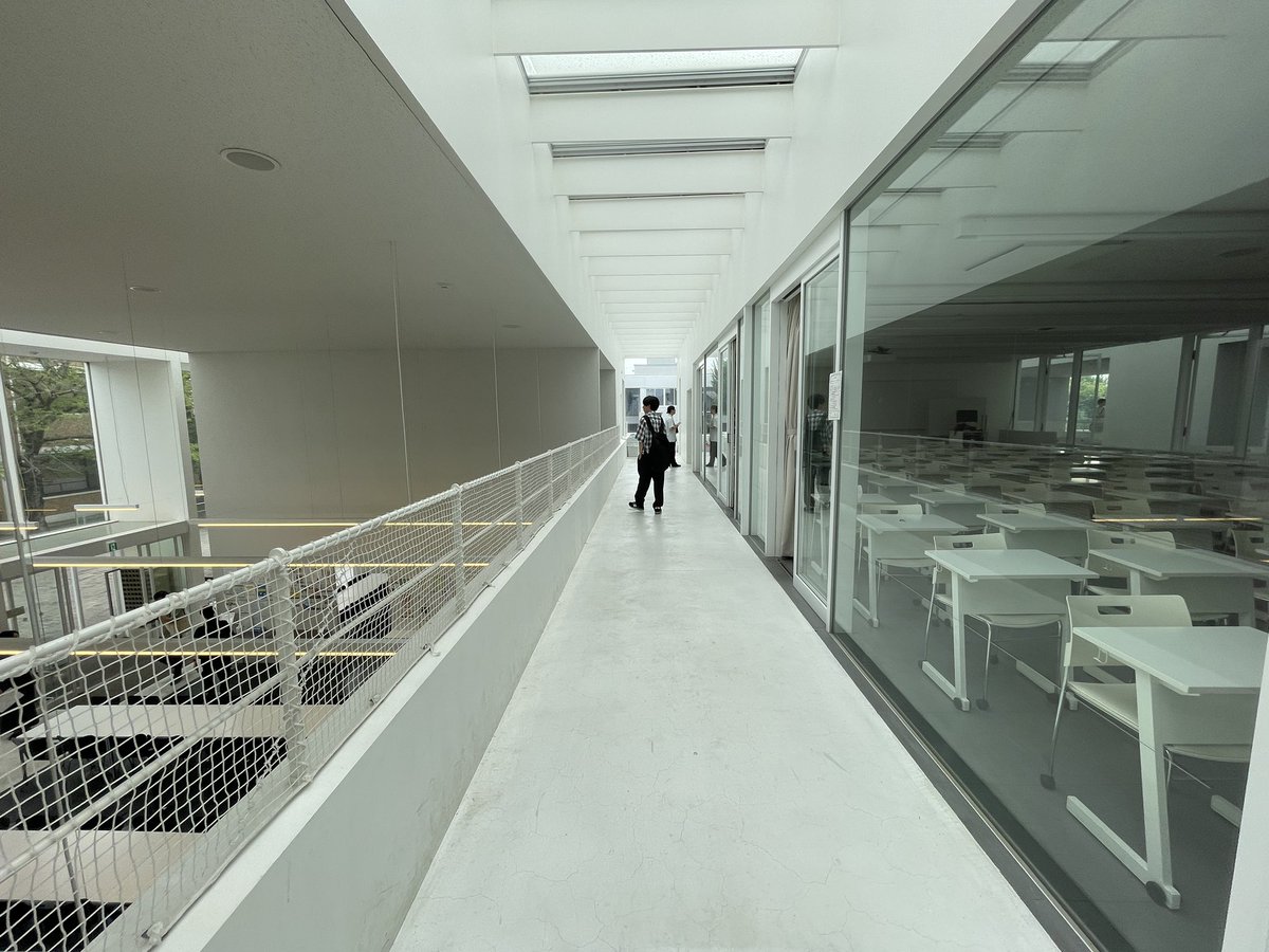miyake_ymdo's tweet photo. 共愛学園前橋国際大学の合同見学会へ
乾さんやCat、SALHAUSの校舎を設計者から解説を受ける最高の機会
あっという間の2時間でしたー
#yMdesignoffice
#群馬
#建築事務所
#設計事務所
#デザイン事務所
https://t.co/O0gW5bTdUK https://t.co/CYpPMDXm9p