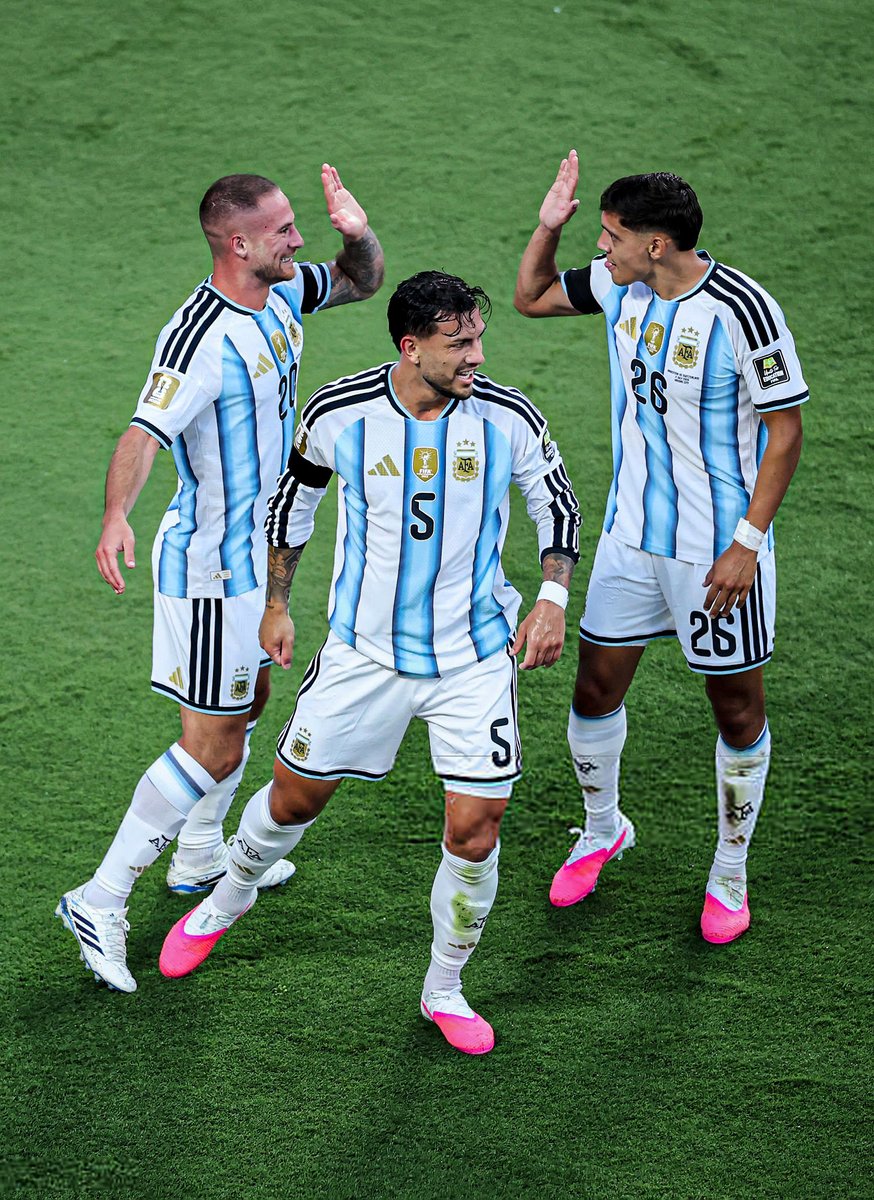 pibebosteroo_'s tweet photo. FOTON DE LOS PIBES https://t.co/JxaHubvBcp